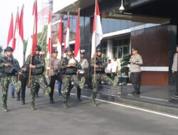 Sambut HUT Bhayangkara ke 77. Kapolda Jatim Pimpin Tradisi Penyerahan Air Suci