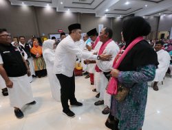 Lepas Keberangkatan CJH Kloter 80, Wali Kota Eri Titip Doa untuk Keselamatan Surabaya