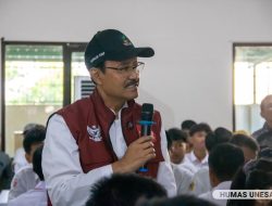 Kunjungi Sekolah Rakyat Unesa, Mensos Gus Ipul Terharu Dengarkan Kisah Siswa