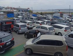 Kemacetan Mencekam di Rute Banyuwangi-Situbondo, Antrean Kendaraan Tertahan hingga Bajulmati