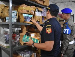 Satpol PP Surabaya dan Bea Cukai Sidoarjo Sita Ratusan Ribu Rokok Ilegal