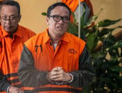 Prabowo Pecat Wamenaker Ebenezer Tersangka Korupsi Sertifikasi K3, KPK Sita Bukti