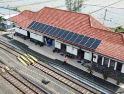 KAI Pasang Panel Surya di Seluruh Stasiun, Hemat Biaya Listrik hingga Miliaran Rupiah