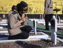 Peringati Hari Jadi ke-77, Polwan Polres Madiun Gelar Ziarah Rombongan di Taman Makam Pahlawan