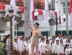 Teatrikal Kolosal Surabaya Merah Putih Kobarkan Semangat Perobekan Bendera di Hotel Majapahit