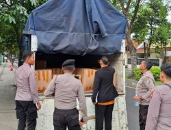 Bawa Ribuan Botol Arak, Truk Asal Bali Ditangkap Polisi di Banyuwangi