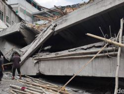 Gedung Ponpes Al Khoziny Ambruk, Puluhan Ambulans Dikerahkan untuk Evakuasi Korban