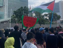 Kecam Pembajakan Kapal Bantuan, Massa Desak AS Hentikan Kekerasan di Gaza