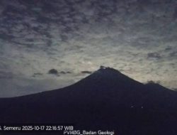 Gunung Semeru Kembali Meletus, Kolom Abu Capai 300 Meter
