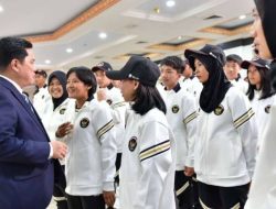 Menpora Tekankan Profesionalisme Atlet Saat Lepas Timnas ke AYG dan ISG 2025