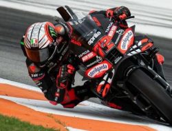 Bezzecchi Sabet Podium Utama MotoGP Valencia 2025