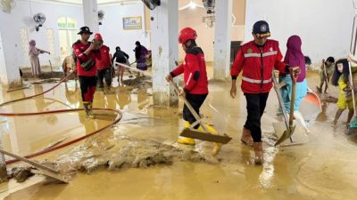 SIG Gerak Cepat Salurkan Bantuan dan Dirikan Posko Tanggap Bencana di Sumatra