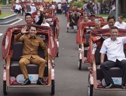 Bantuan Presiden Prabowo, 100 Becak Listrik Disalurkan kepada Tukang Becak Tuban