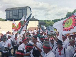 Ratusan Pekerja PTPN Datangi Kantor Bupati, Pemkab Janji Tindak Lanjut
