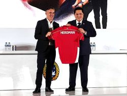 John Herdman Terkesan Atmosfer Sepak Bola Indonesia Usai Resmi Diperkenalkan PSSI