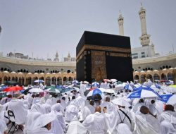Daftar Haji Mengular, 5,6 Juta Jemaah RI Antre hingga 26 Tahun