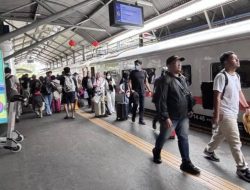 Hari Pertama Libur Imlek, 42 Ribu Lebih Penumpang Gunakan Layanan KAI Daop 8 Surabaya