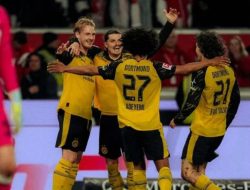 Dua Gol Injury Time Bawa Borussia Dortmund Tumbangkan VfB Stuttgart