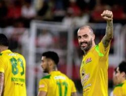 Dua Gol Tanpa Balas, Persebaya Bungkam Malut United