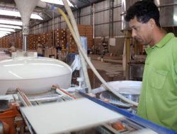 Pangkas Harga LNG ke US$13 MMBtu, Pemerintah Ringankan Beban Industri Keramik
