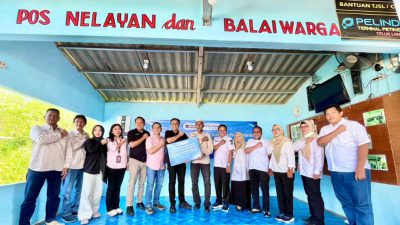 Sinergi ESG: Pelindo Terminal Petikemas dan Terminal Teluk Lamong Salurkan Bantuan Sarpras untuk 7 Kelurahan
