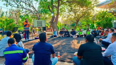 TPK Teluk Lamong Teguhkan Komitmen HSSE Lewat Safety Forum dan Edukasi Blind Spot Awareness