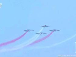 81 Alutsista TNI Unjuk Kekuatan di Langit Jakarta Rayakan HUT ke-81 RI
