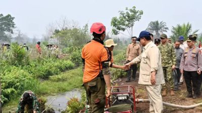 Prabowo Tinjau Langsung Karhutla Kubu Raya, Pemerintah Siapkan Langkah Tegas