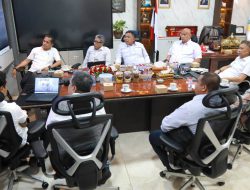 Akselerasi Pembangunan Sekolah Rakyat, Bupati Mamuju Tengah Serahkan Sertifikat Lahan