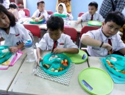 Badan Gizi Nasional Efisiensi Anggaran Rp30 Triliun, Pagu MBG 2027 Disepakati Rp240,20 Triliun