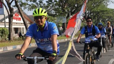 Dishub Sidoarjo dan Komunitas Onthel Kampanyekan Keselamatan Pesepeda di Jalan Raya