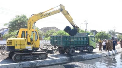 Pemkab Sidoarjo Kerahkan 8 Ekskavator, Sungai Rawan Banjir Mulai Dinormalisasi