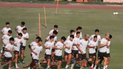 1. Pegadaian Championship 2026/2027, De Red FC Incar Poin di Kandang Deltras